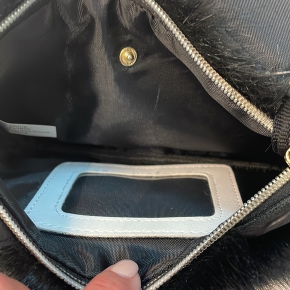 Girls adorable purse - Picture 4 of 6